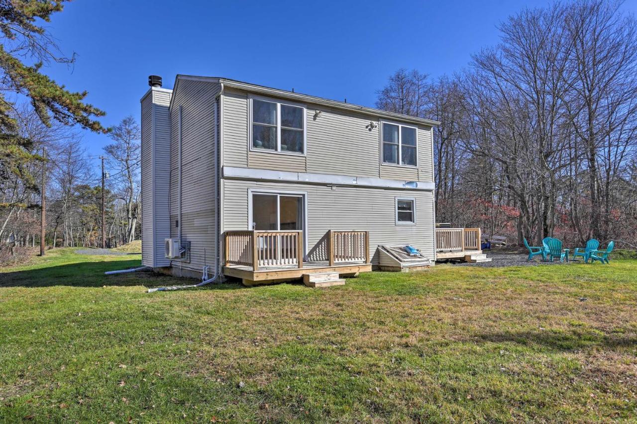 Peaceful Poconos Home With Lake And Pool Access! Long Pond Bagian luar foto